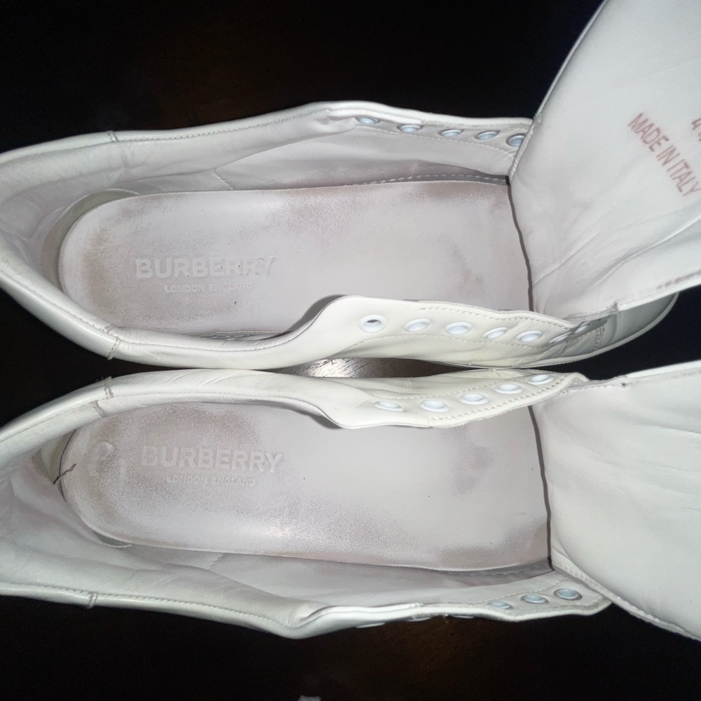 Burberry White Leather Sneakers with Minimalist Design - Picture 8 of 14